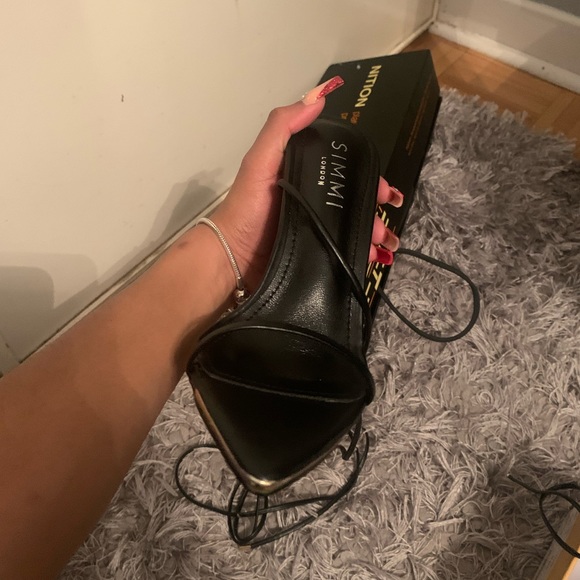 Black lace up stiletto point toe heels - Picture 3 of 4